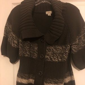 Short sleeve sweater